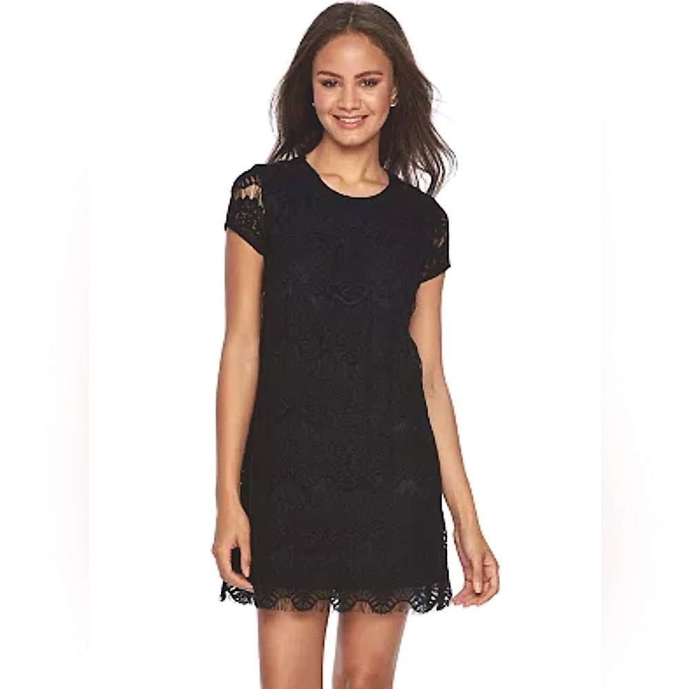 Sevengate Black Lace Short Sleeve Dress